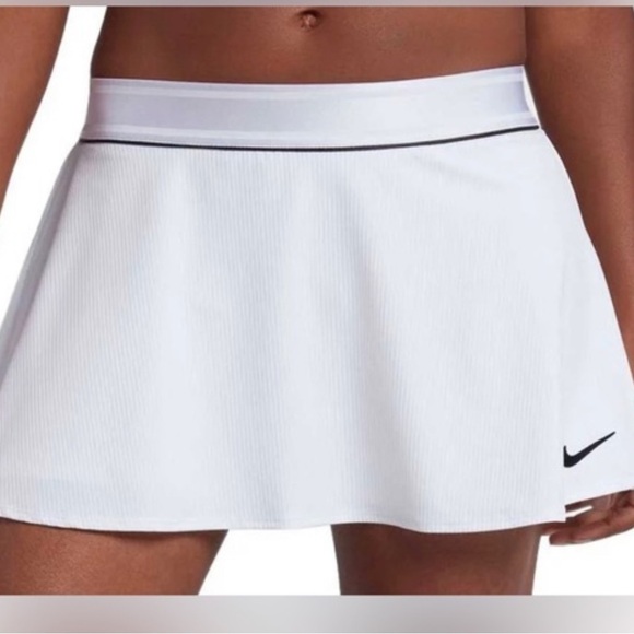 White Nike tennis skirt - Picture 5 of 10